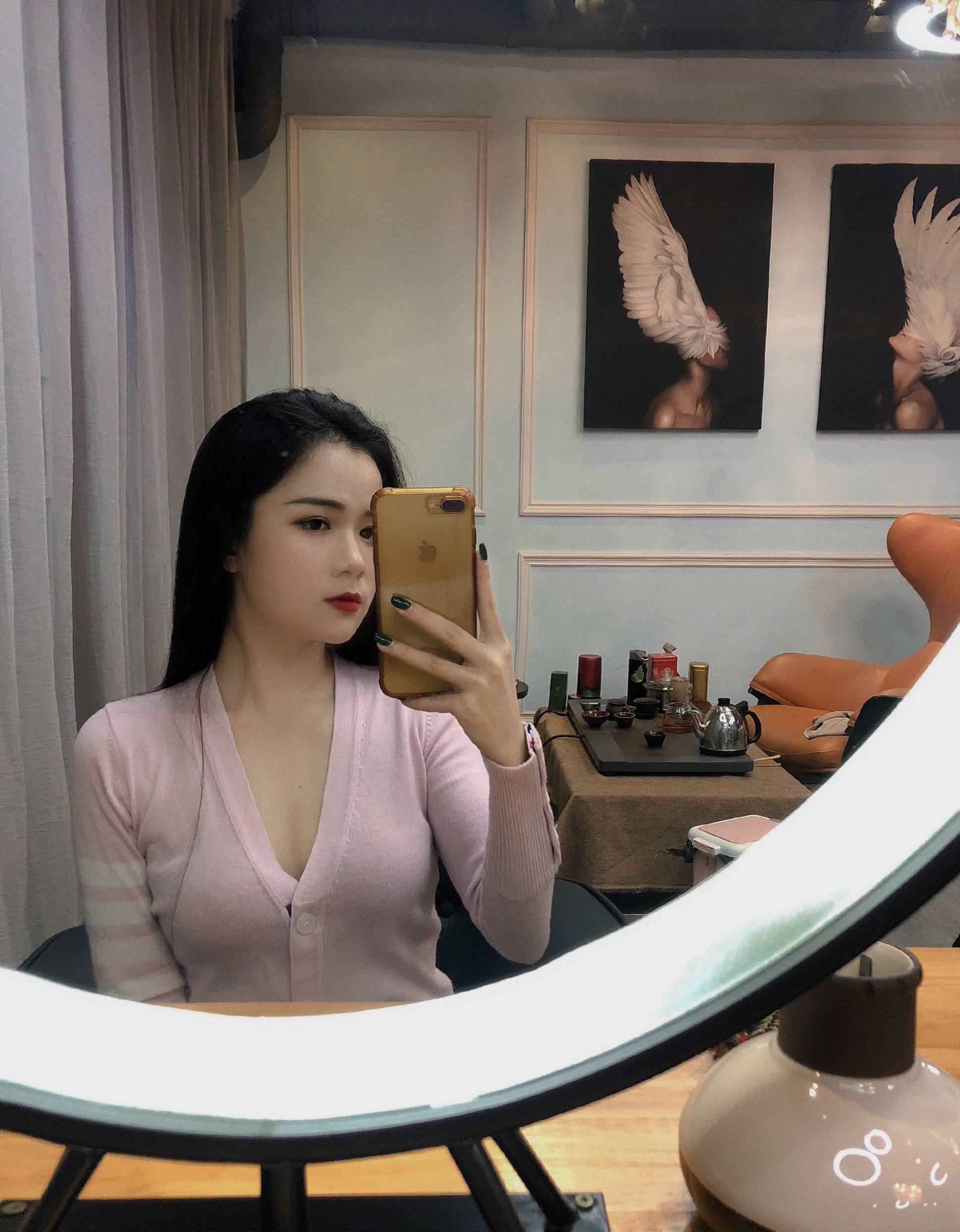 突然心血来潮找的一妹子，意外的惊喜，漂亮，性感，善解人意