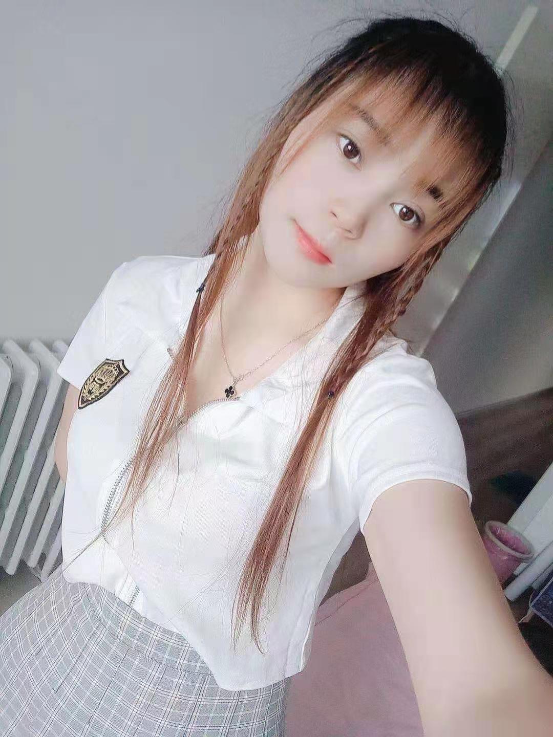 房山刚出道的清纯重庆女孩