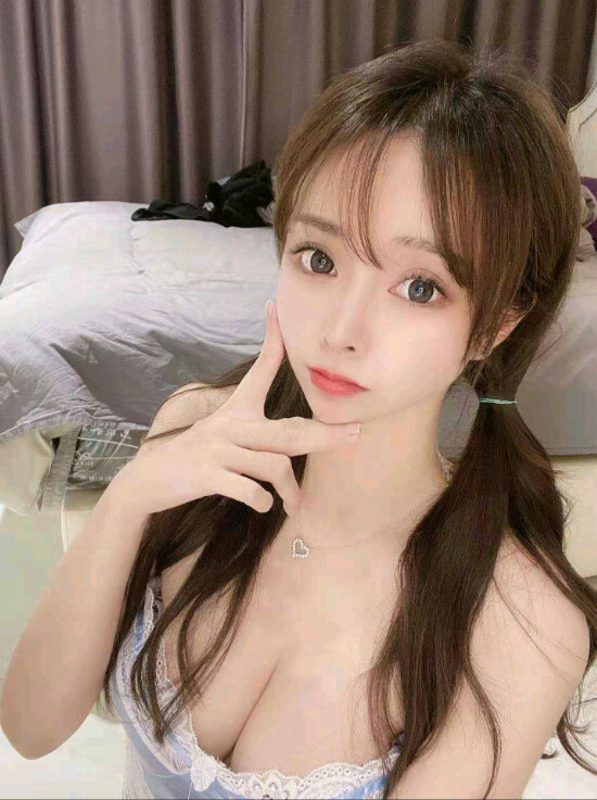 一家私密场子，昨天刚体验的嫩女简直是粉嫩多汁啊