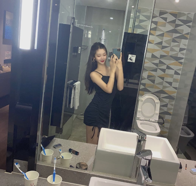 瘦小美女最舒服