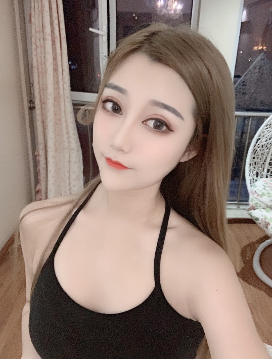 刚到北京的学生妹，身材苗条，颜值爆表