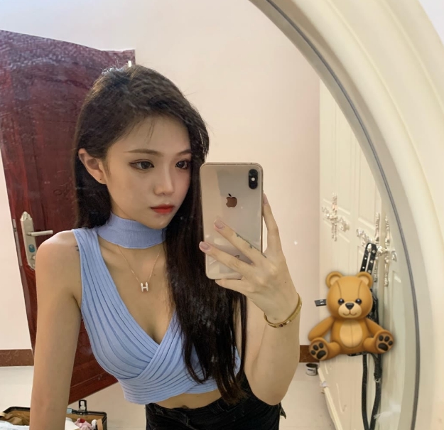 北京丰台新下海小Sao货，粉鲍