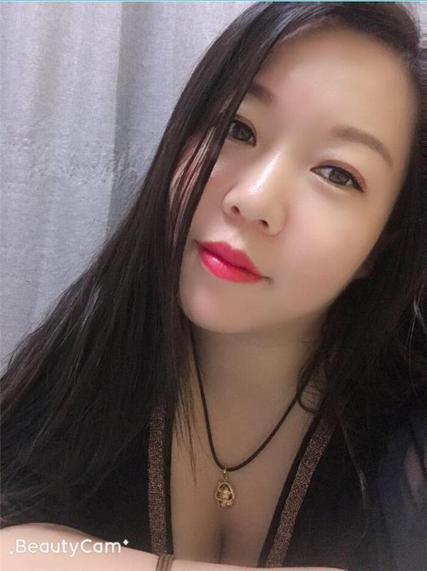 只小活的按摩美女